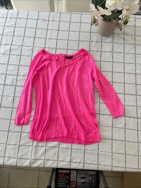 t/o Neon Pink V-Neck Lightweight Long Sleeve Top